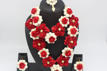 White and red Flower jewelry, Indian jewelry for haldi, Indian jewelry for mehndi,  jewelry for baby shower, Indian wedding jewelry